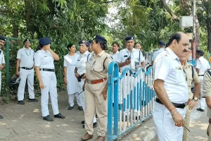 Kolkata News: धर्मतला में तृणमूल कांग्रेस का बड़ा धरना, कई मुद्दों पर विरोध दर्ज