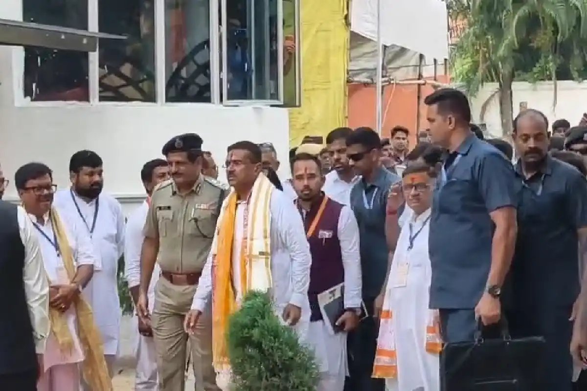 Suvendu Adhikari Tarakeswar visit administrative meeting Hooghly: तारकेश्वर पहुंचकर बाबा तारकनाथ मंदिर में पूजा, प्रशासनिक बैठक में जनप्रतिनिधियों और अधिकारियों से चर्चा