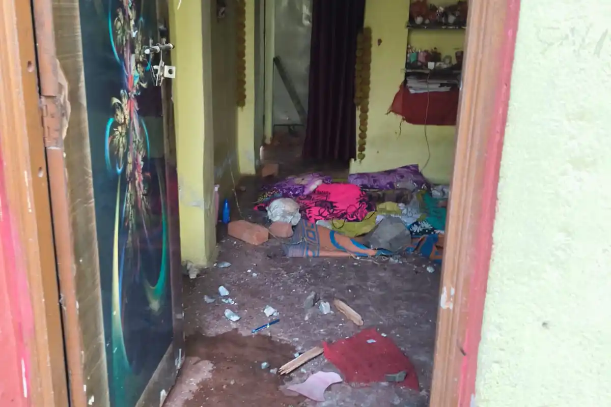 Nagpur Isasani ward Bike Arson family Attack: नागपुर में दो मोटरसाइकिलों को आग लगाई गई, घर पर हमला हुआ और परिवार ने छिपकर अपनी जान बचाई