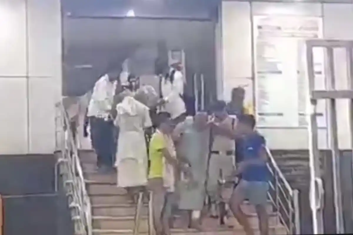 Muzaffarpur Hospital ICU Fire Deaths: मुजफ्फरपुर के अस्पताल में आईसीयू में लगी भीषण आग, चार मरीजों की मौत, कई अन्य घायल