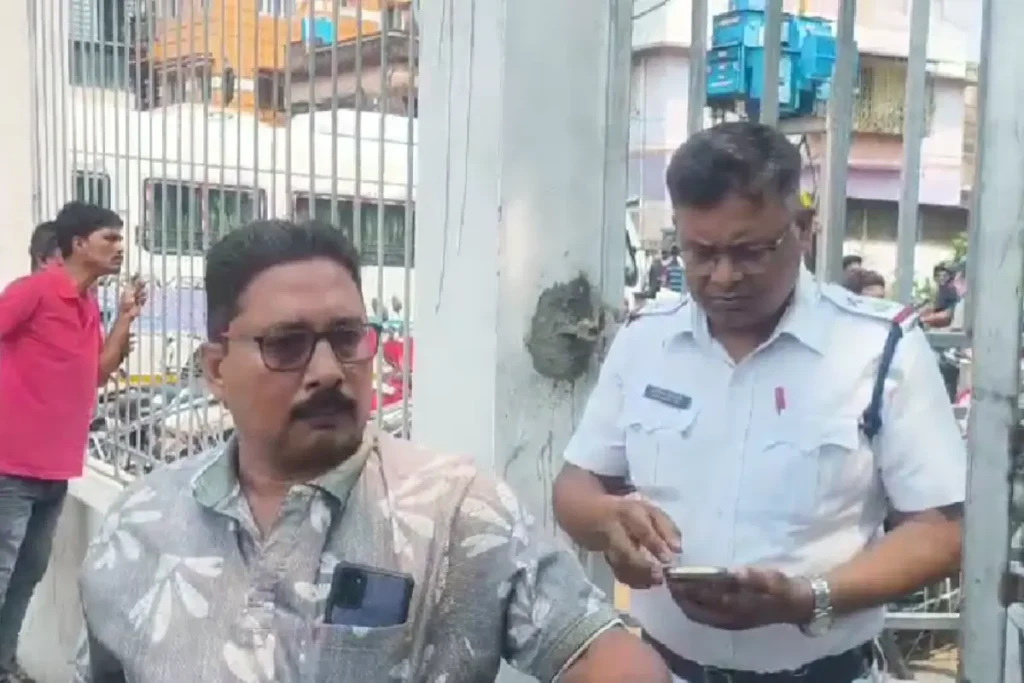पुलिस ने शांत कराया माहौल