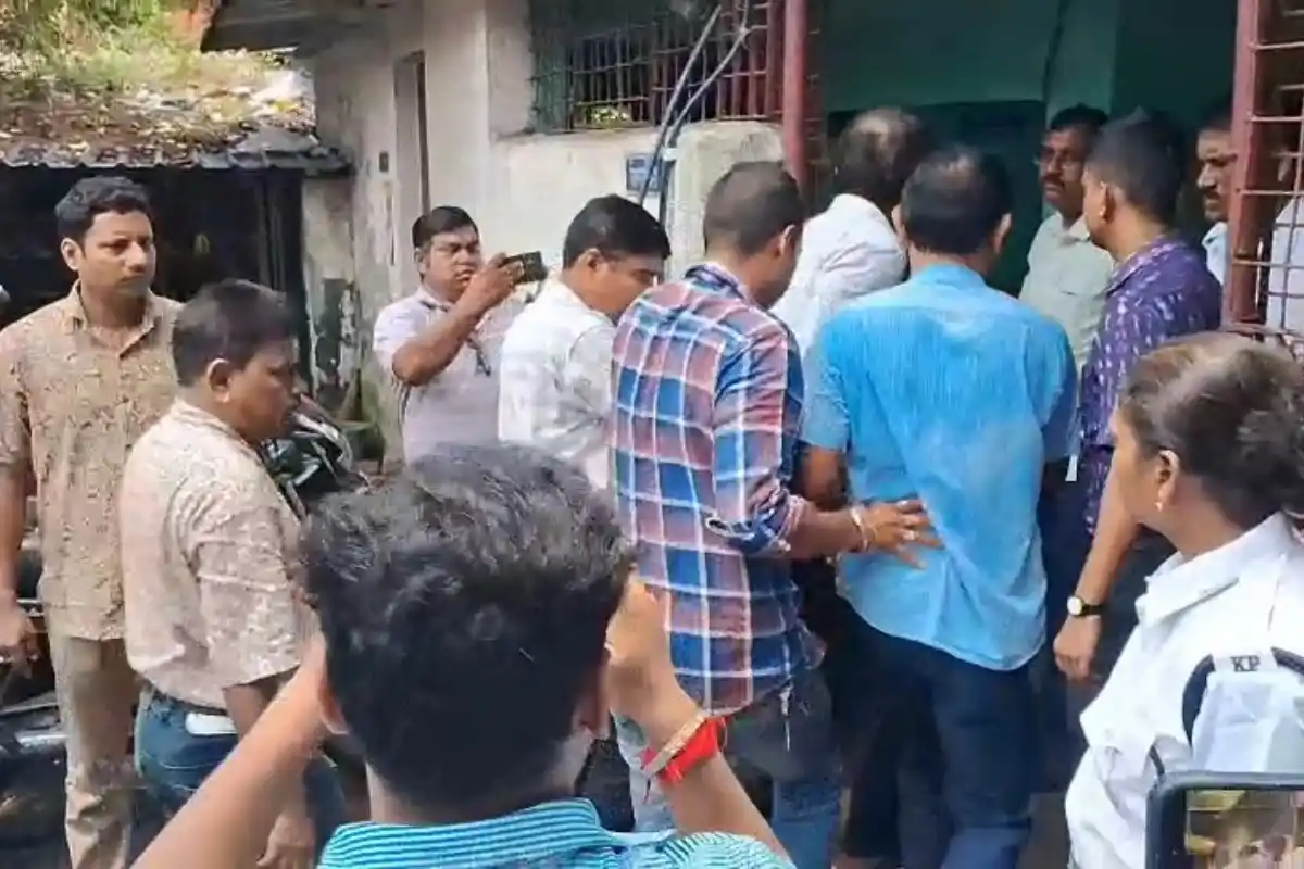 Swarup Biswas produced in Alipore Court Kolkata: अलीपुर अदालत में पेश किए गए स्वरूप विश्वास, मामले की सुनवाई पर रही सभी की नजर