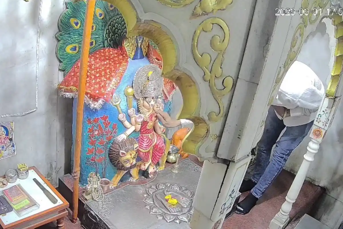 Nagpur temple gold necklace theft: माता के दर्शन के बाद सोने का हार चोरी करने वाले दो आरोपी गिरफ्तार