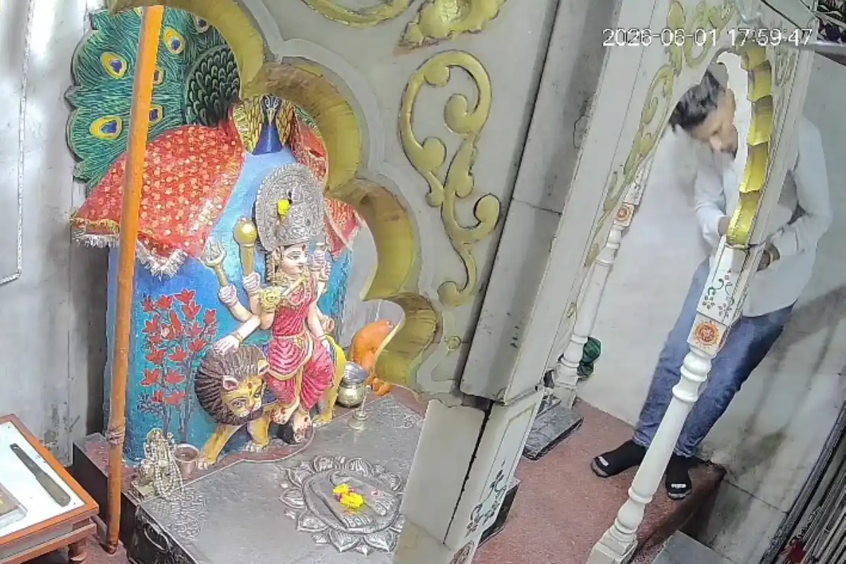 Nagpur temple gold necklace theft: माता के दर्शन के बाद सोने का हार चोरी करने वाले दो आरोपी गिरफ्तार