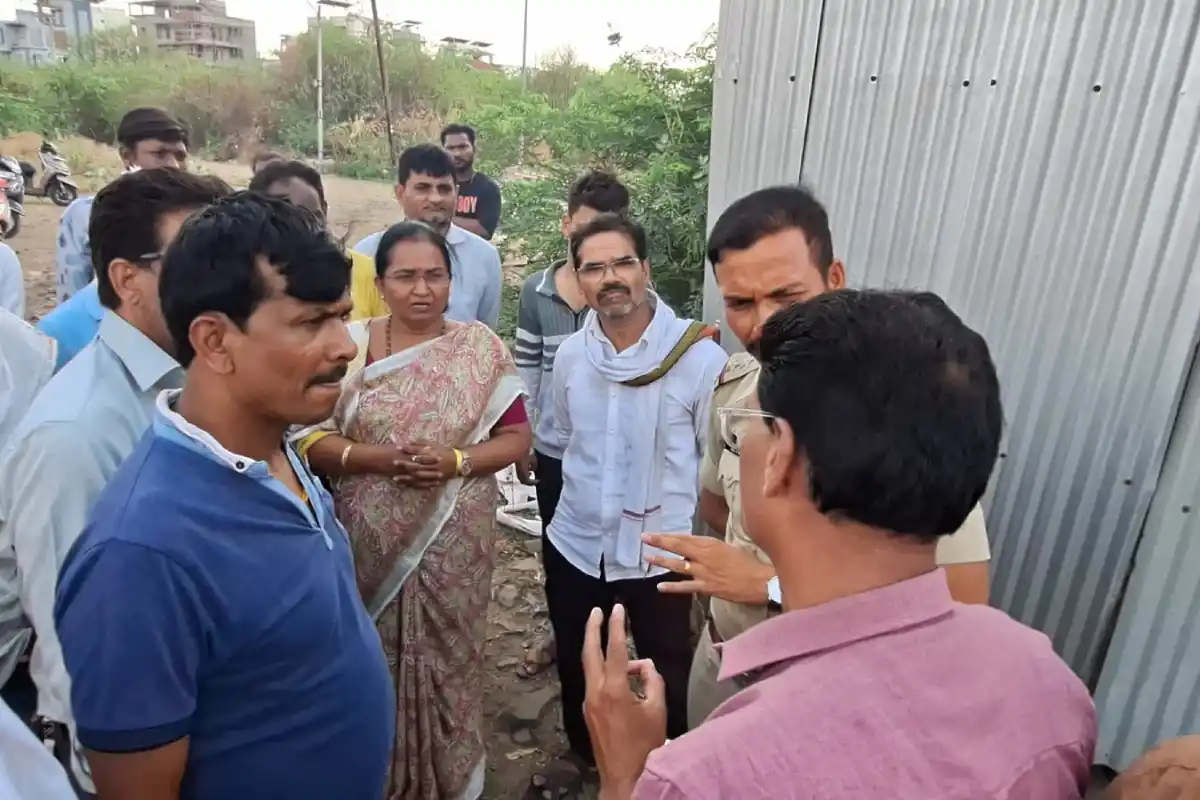 Nagpur Nandanvan tent decoration center fire loss: नंदनवन क्षेत्र के बिछायत केंद्र में लगी भीषण आग, लाखों रुपये की सामग्री जलकर राख