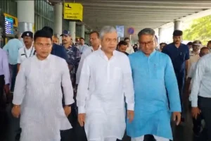 कोलकाता मेट्रो के विकास कार्यों की समीक्षा करने पहुंचे रेल मंत्री, परियोजनाओं और यात्री सुविधाओं पर हुई चर्चा