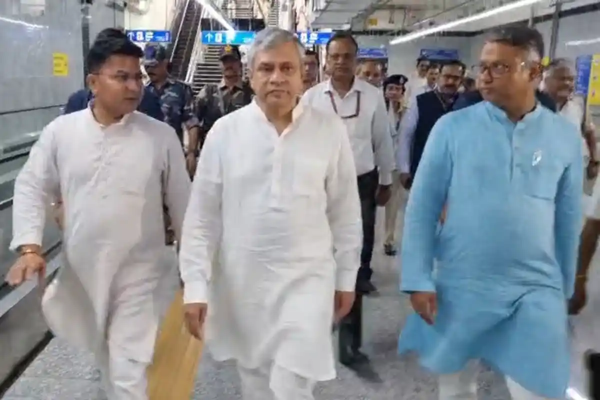 Kolkata Metro Project Review Railway Minister visit: कोलकाता मेट्रो के विकास कार्यों की समीक्षा करने पहुंचे रेल मंत्री, परियोजनाओं और यात्री सुविधाओं पर हुई चर्चा