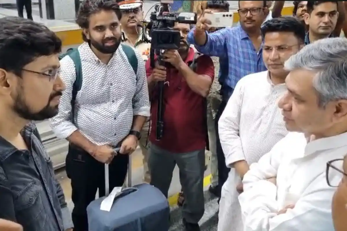 Kolkata Metro Project Review Railway Minister visit: कोलकाता मेट्रो के विकास कार्यों की समीक्षा करने पहुंचे रेल मंत्री, परियोजनाओं और यात्री सुविधाओं पर हुई चर्चा