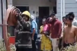 Nagpur News: कामगार नगर के खाली प्लॉट में फर्नीचर के कचरे में लगी आग, दमकल की त्वरित कार्रवाई से टला बड़ा हादसा