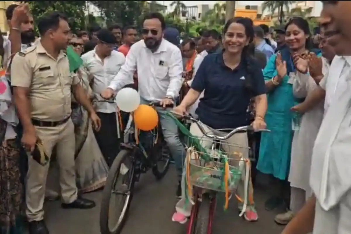World Bicycle Day Behala cycle rally: बेहाला में विश्व साइकिल दिवस पर निकली रैली, पर्यावरण और स्वास्थ्य के प्रति लोगों को किया गया जागरूक