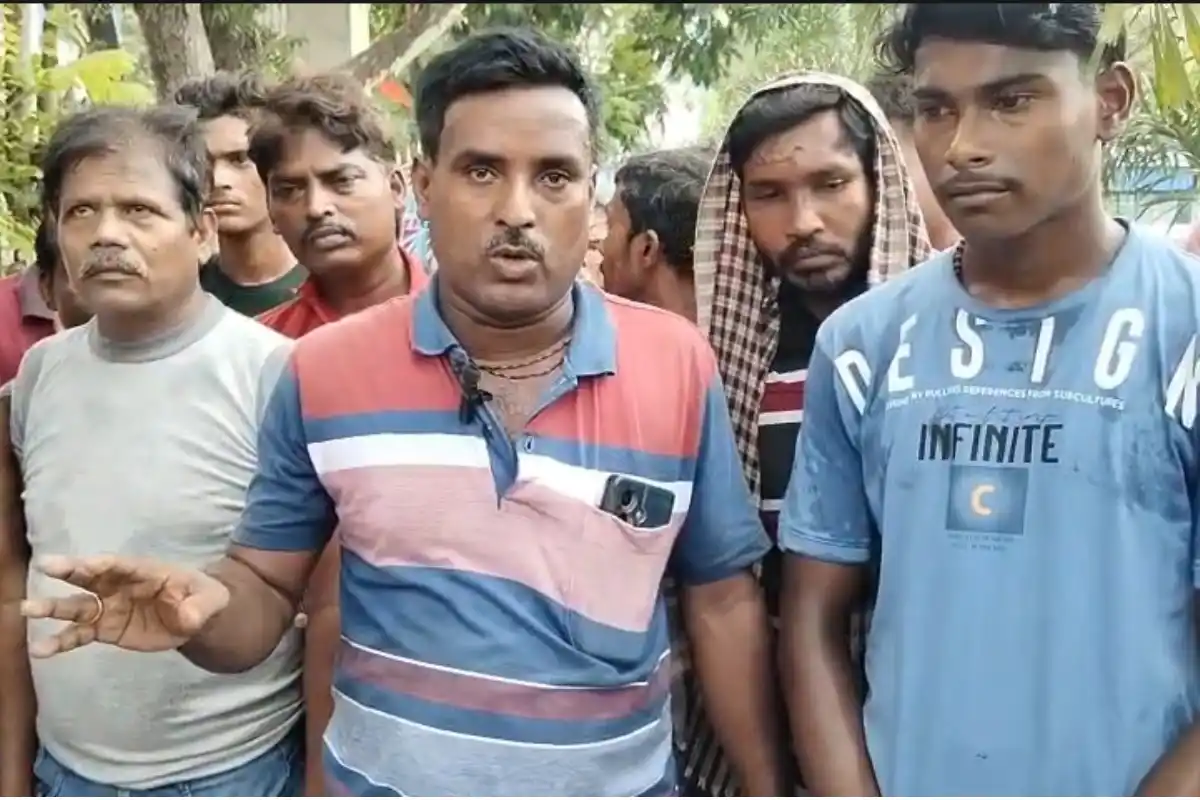 Howrah News: 100 दिन के काम के पैसे में गड़बड़ी के आरोप पर ग्रामीणों का गुस्सा, इलाके में बढ़ा तनाव 16 Howrah Shyampur Trinamool leader 100 days work scheme corruption protest: 100 दिन के काम के पैसे में गड़बड़ी के आरोप पर ग्रामीणों का गुस्सा, इलाके में बढ़ा तनाव