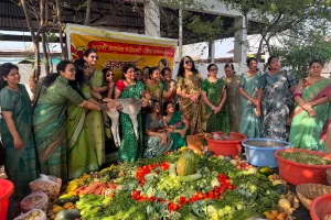 नागपुर में अधिकमास और महेश नवमी पर्व पर गायों के लिए छप्पन भोग का आयोजन, बड़ी संख्या में लोगों की रही उपस्थिति