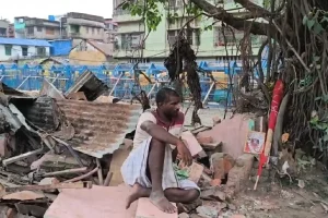 Kolkata News: यादवपुर में हाकर हटाने की कार्रवाई के बाद विरोध, पुलिस तैनात और इलाके में बना तनाव