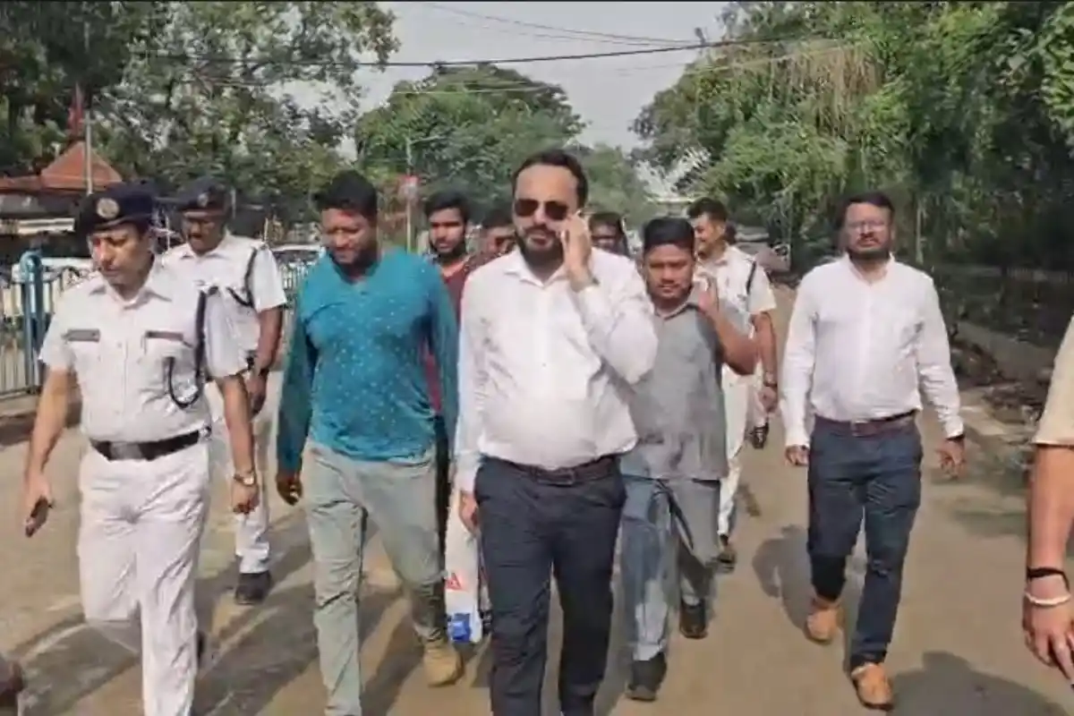 Kolkata News: तारातला से जिंजिरा बाजार तक सड़क का काम तेजी से जारी, 20 दिनों में पूरा होने का दावा 15 Taratala Jinjira Bazar road repair work Kolkata: तारातला से जिंजिरा बाजार तक सड़क का काम तेज, 20 दिनों में पूरा होने का दावा