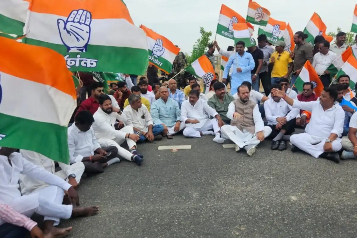 झारखंड राज्यसभा चुनाव: परिमल नथवानी के नामांकन पर बवाल! विधानसभा के बाहर भिड़े कांग्रेस और भाजपा कार्यकर्ता