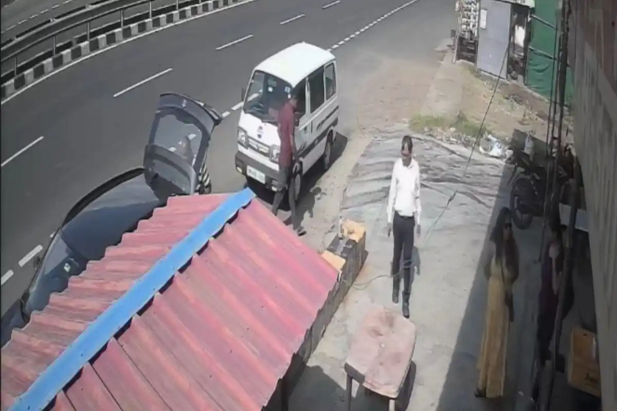 Nagpur Car Glass Break Cash Theft: नागपुर में कार का कांच तोड़कर 5 लाख रुपये की नकदी चोरी, सीसीटीवी फुटेज से जांच तेज