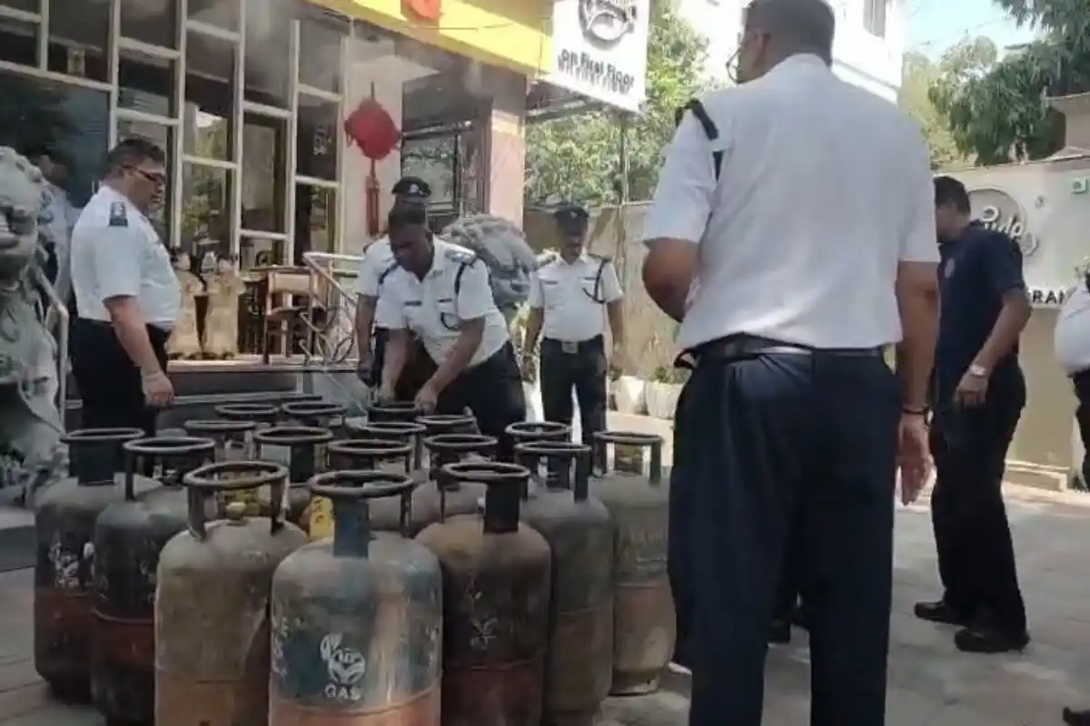 Nagpur Namkeen Restaurant sealed fire department: कई नोटिस के बाद भी नियमों का पालन नहीं, प्रशासन ने भवन सील किया