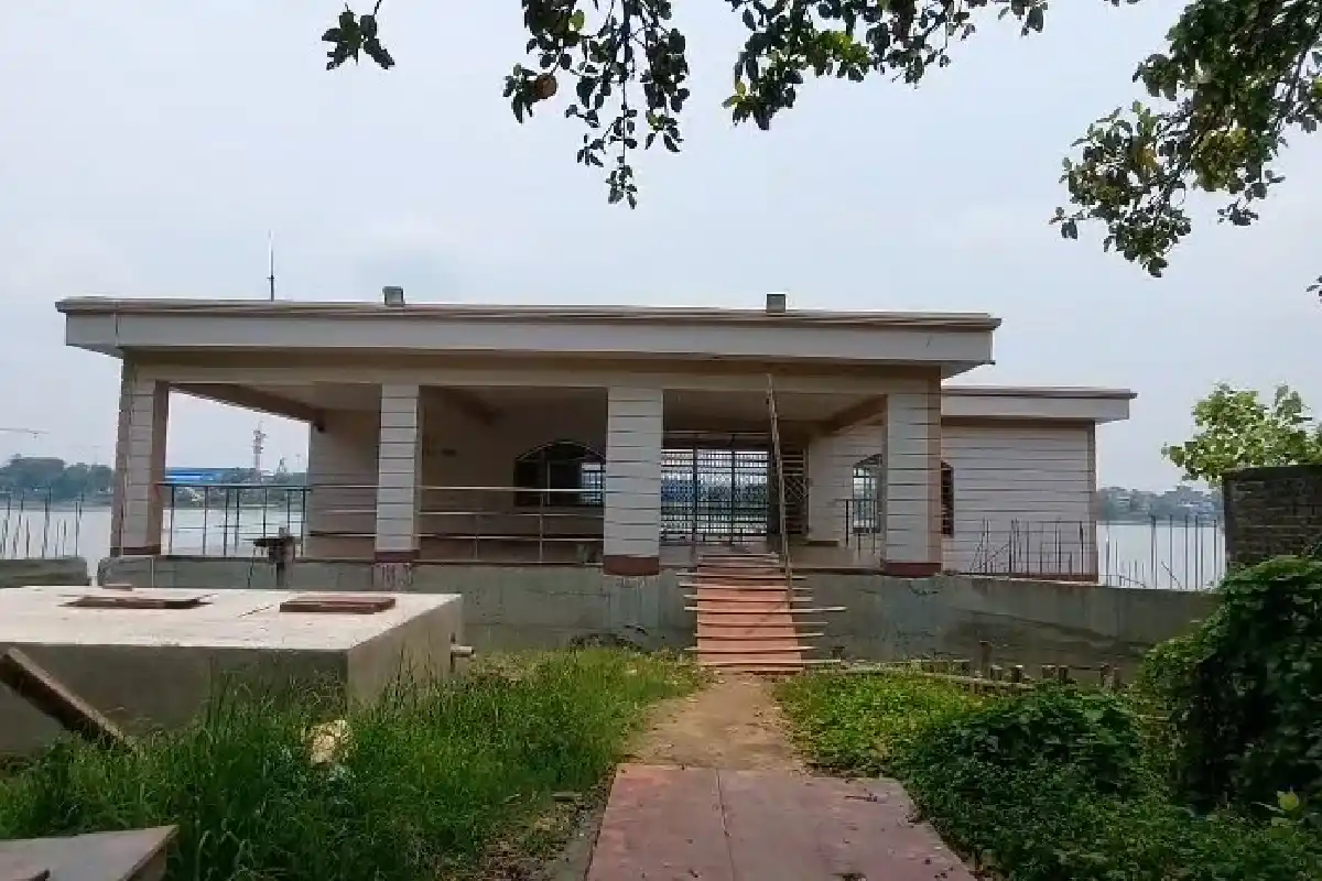 Murshidabad News: उद्घाटन के इंतजार में तैयार पोदड़ा फेरी घाट, जल्द सेवा शुरू करने की मांग तेज