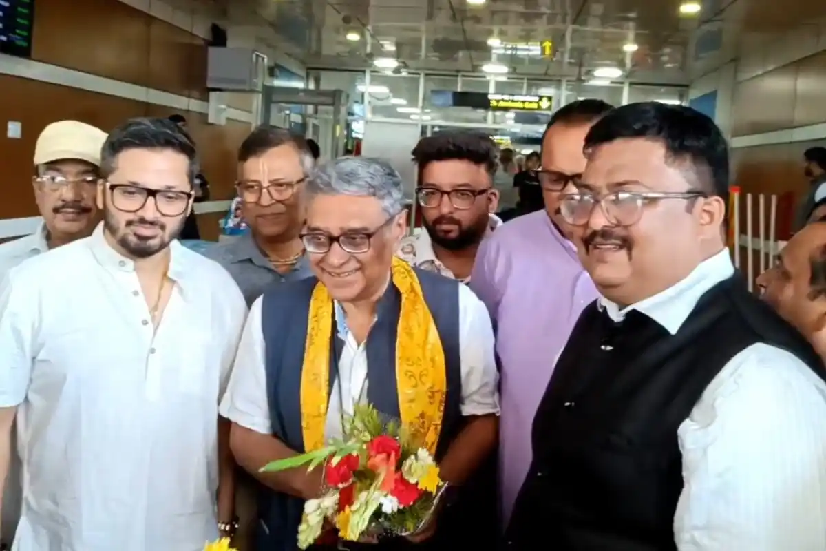 Swapan Dasgupta Bagdogra visit before state budget: राज्य बजट पेश होने से पहले उत्तर बंगाल पहुंचे वित्त मंत्री, बागडोगरा में हुआ आगमन
