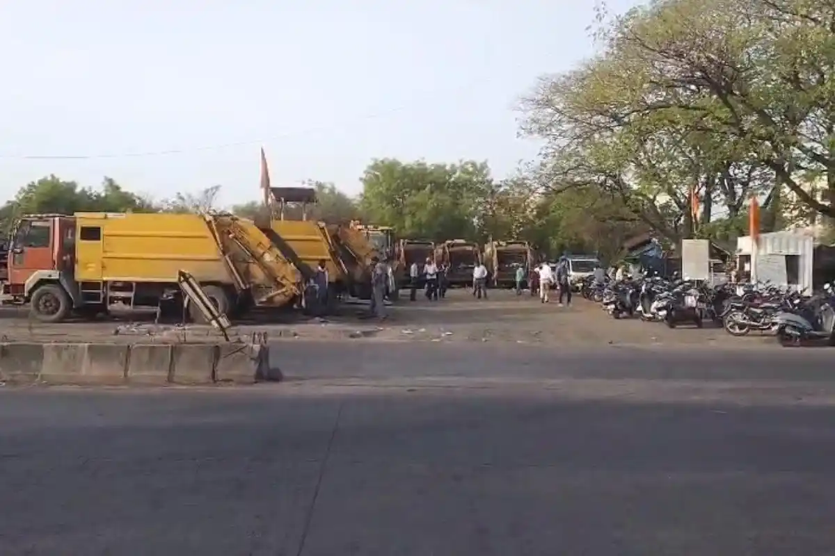 Nagpur Municipal Corporation contract workers strike: मनपा के संविदा कर्मचारी वेतन और अवकाश राशि के भुगतान की मांग को लेकर कामबंद आंदोलन पर