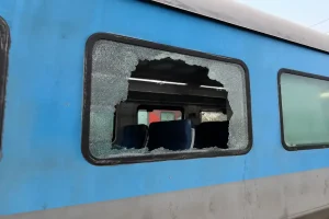 Shatabdi Express Stone Pelting RSS Chief: फिरोजाबाद के पास शताब्दी एक्सप्रेस पर पथराव, सरसंघचालक सुरक्षित दिल्ली पहुंचे