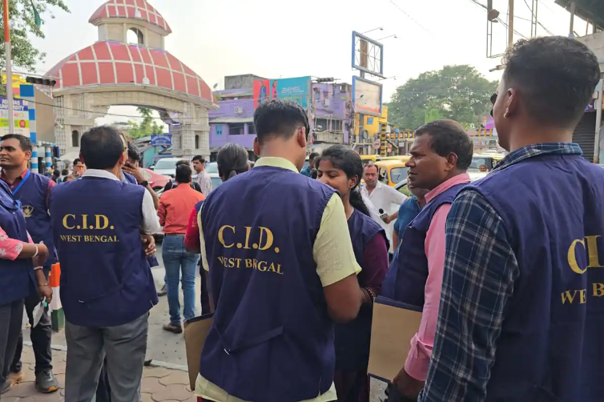 CID Team Revisits Abhishek Banerjee House Kalighat: कालीघाट में अभिषेक के घर फिर पहुंची सीआईडी, इलाके में बढ़ी हलचल
