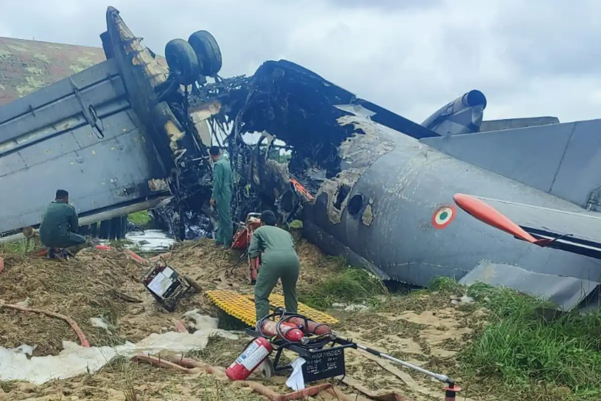 Assam Plane Crash: जोरहाट एयरबेस पर हादसे का शिकार हुआ वायुसेना का AN-32 विमान, जांच शुरू