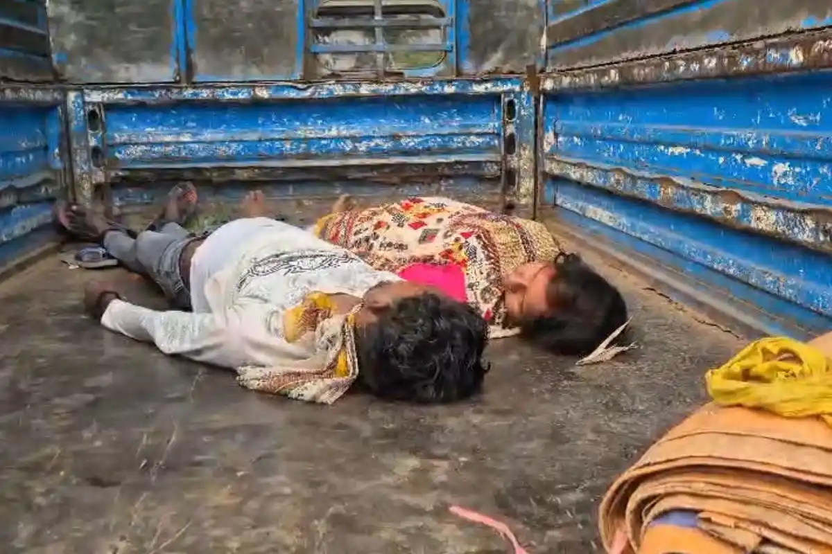 Durgapur Lover Couple Found Hanging Before Wedding: शादी से एक दिन पहले युवती और उसके प्रेमी का शव पेड़ से लटका मिला, इलाके में शोक और कई सवाल
