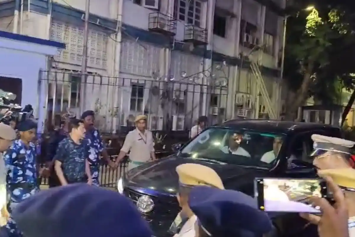 Abhishek Banerjee Bhawani Bhavan Exit: साढ़े 8 घंटे बाद भवानी भवन से बाहर निकले अभिषेक बनर्जी