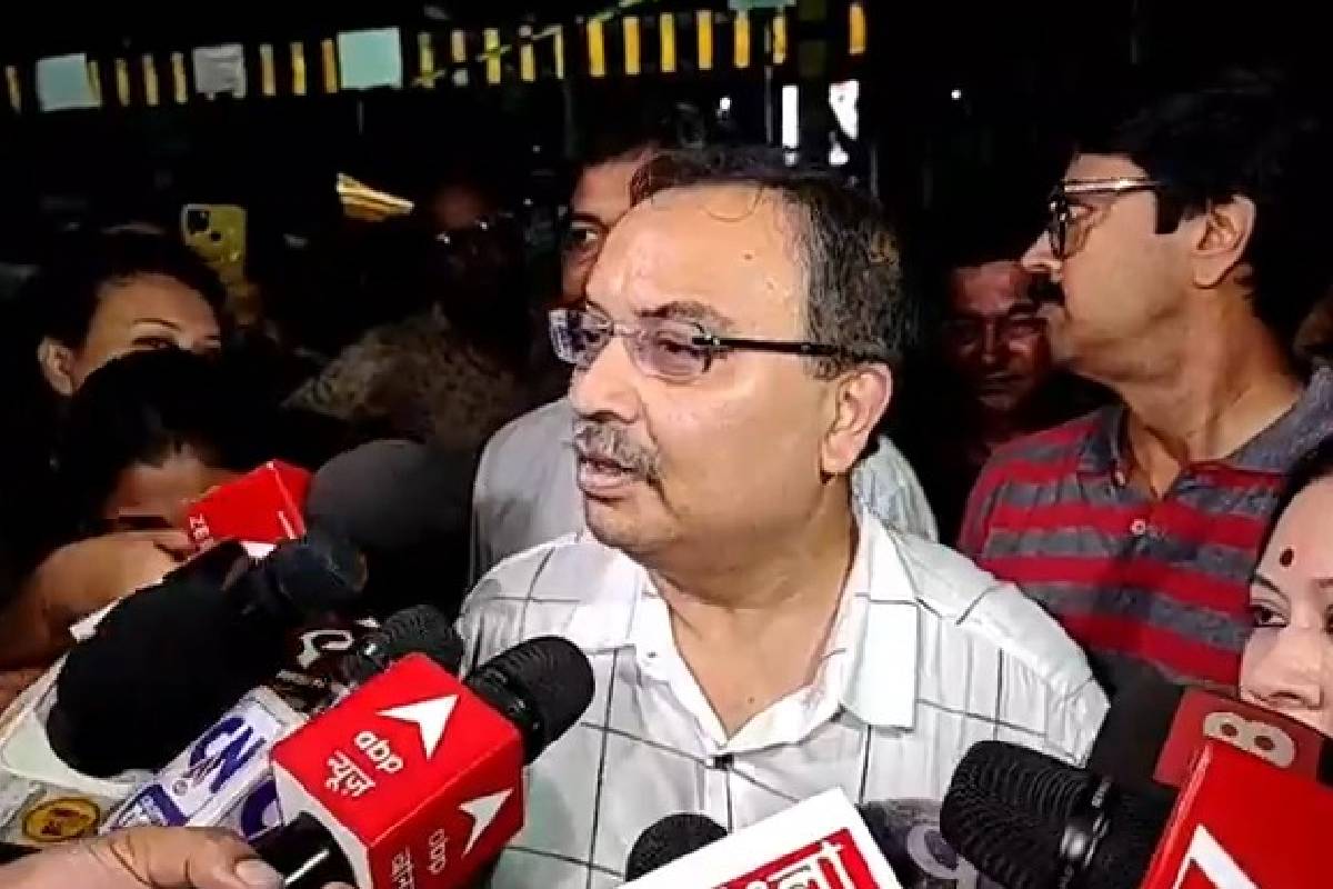 Kunal Ghosh media interaction Kalighat Kolkata: कालीघाट से बाहर आने के बाद कुनाल घोष ने पत्रकारों के सवालों का दिया जवाब