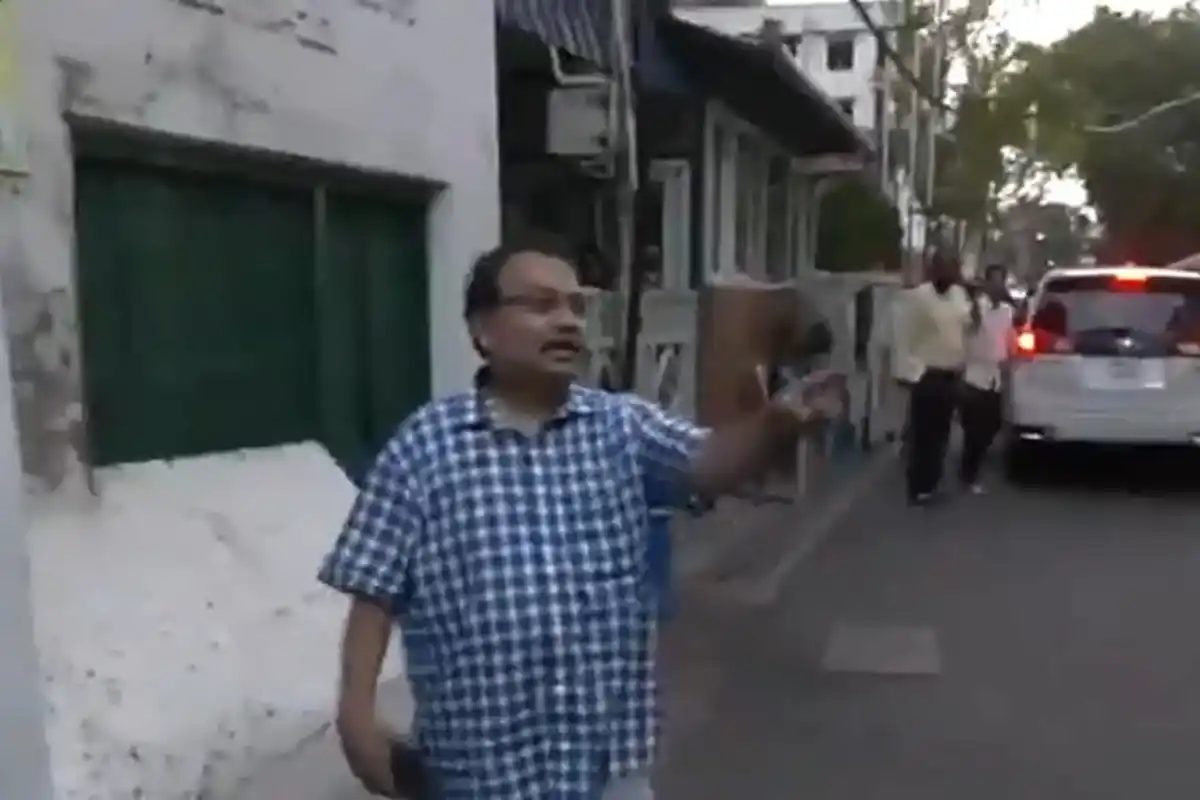 Kunal Ghosh egg attack Kalighat Kolkata: कालीघाट में ममता बनर्जी के घर के बाहर कुनाल घोष पर फेंका गया अंडा, राजनीतिक हलकों में चर्चा तेज
