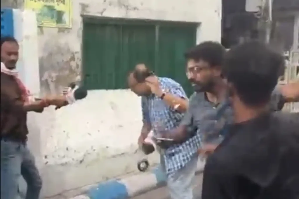 Kunal Ghosh egg attack Kalighat Kolkata: कालीघाट में ममता बनर्जी के घर के बाहर कुनाल घोष पर फेंका गया अंडा, राजनीतिक हलकों में चर्चा तेज
