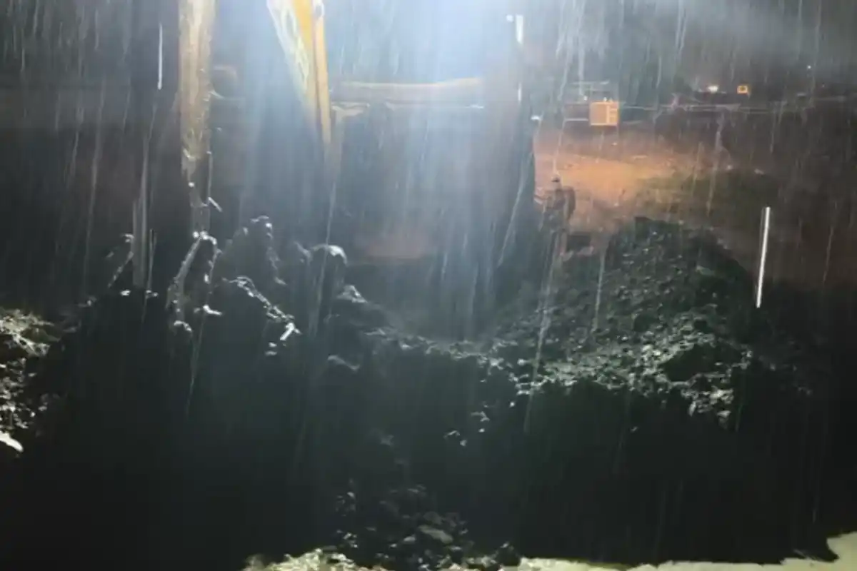 Siliguri Mirik road connectivity disrupted Balason river bridge: तेज बारिश के बीच दुधिया का अस्थायी पुल बहा, सिलीगुड़ी-मिरिक संपर्क पूरी तरह बंद