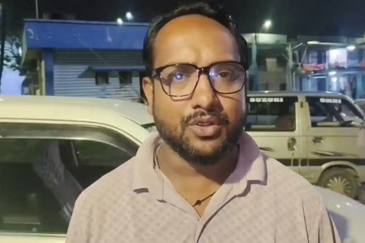 Siliguri Toll Worker Dragged 12km car rescued: शिलिगुड़ी में टोल न देकर भाग रही गाड़ी से लटक गया कर्मचारी, युवक की सतर्कता से बची जान