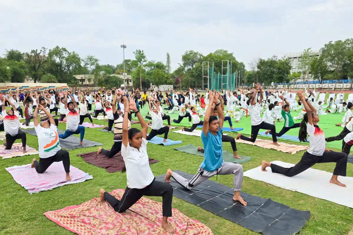 International Yoga Day Nagpur University celebration: स्वस्थ और निरोगी जीवन के लिए नियमित योग करने का संदेश, नागपुर विश्वविद्यालय में उत्साह के साथ आयोजन