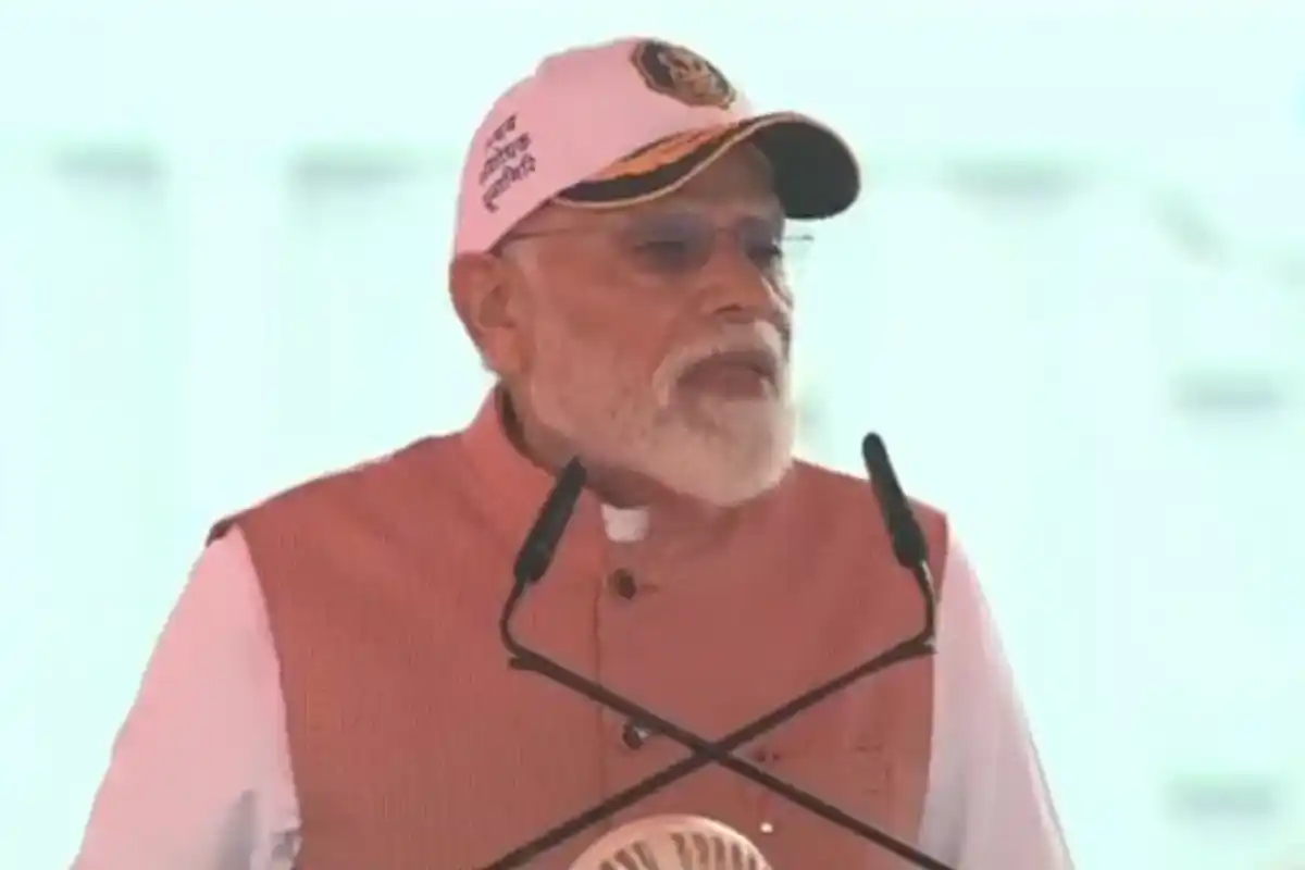 PM Modi Three Navy Warships Commissioned Kolkata: कोलकाता में तीन नए युद्धपोत नौसेना में शामिल, प्रधानमंत्री नरेंद्र मोदी रहे मौजूद