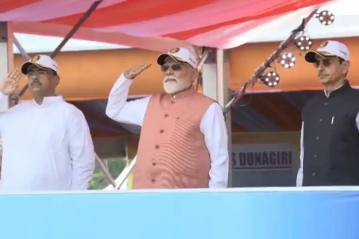PM Modi Three Navy Warships Commissioned Kolkata: कोलकाता में तीन नए युद्धपोत नौसेना में शामिल, प्रधानमंत्री नरेंद्र मोदी रहे मौजूद