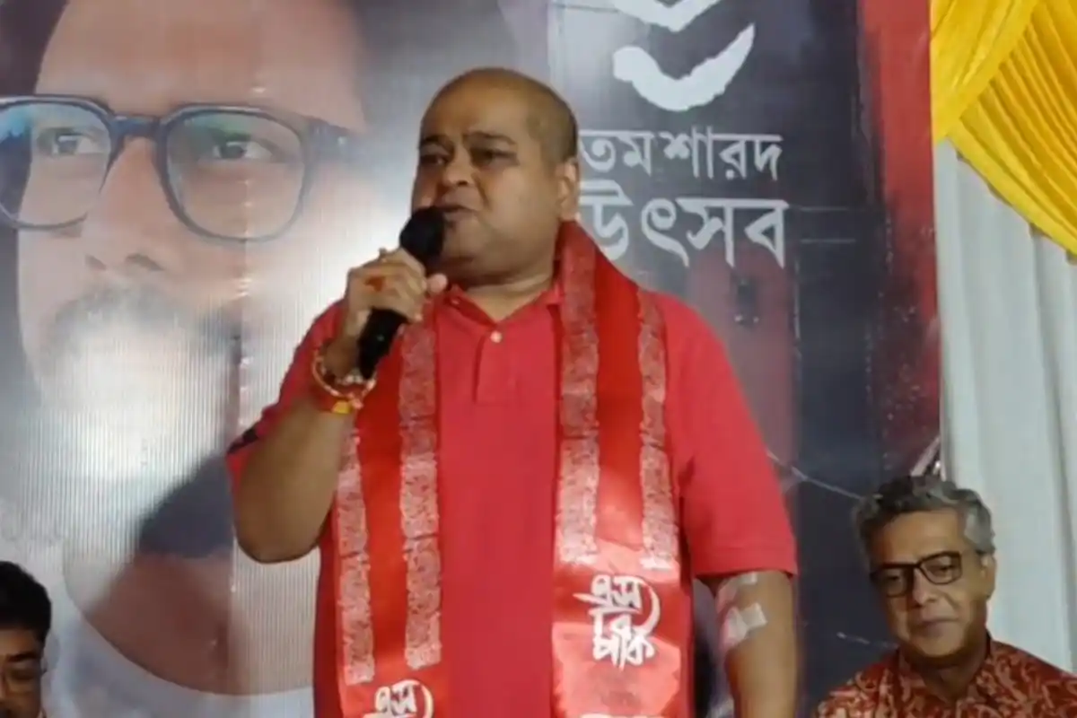 SB Park Thakurpukur Durga Puja 56th Year: ठाकुरपुकुर के एसबी पार्क में खंभा पूजा के साथ 56वें वर्ष की दुर्गा पूजा की हुई शुरुआत