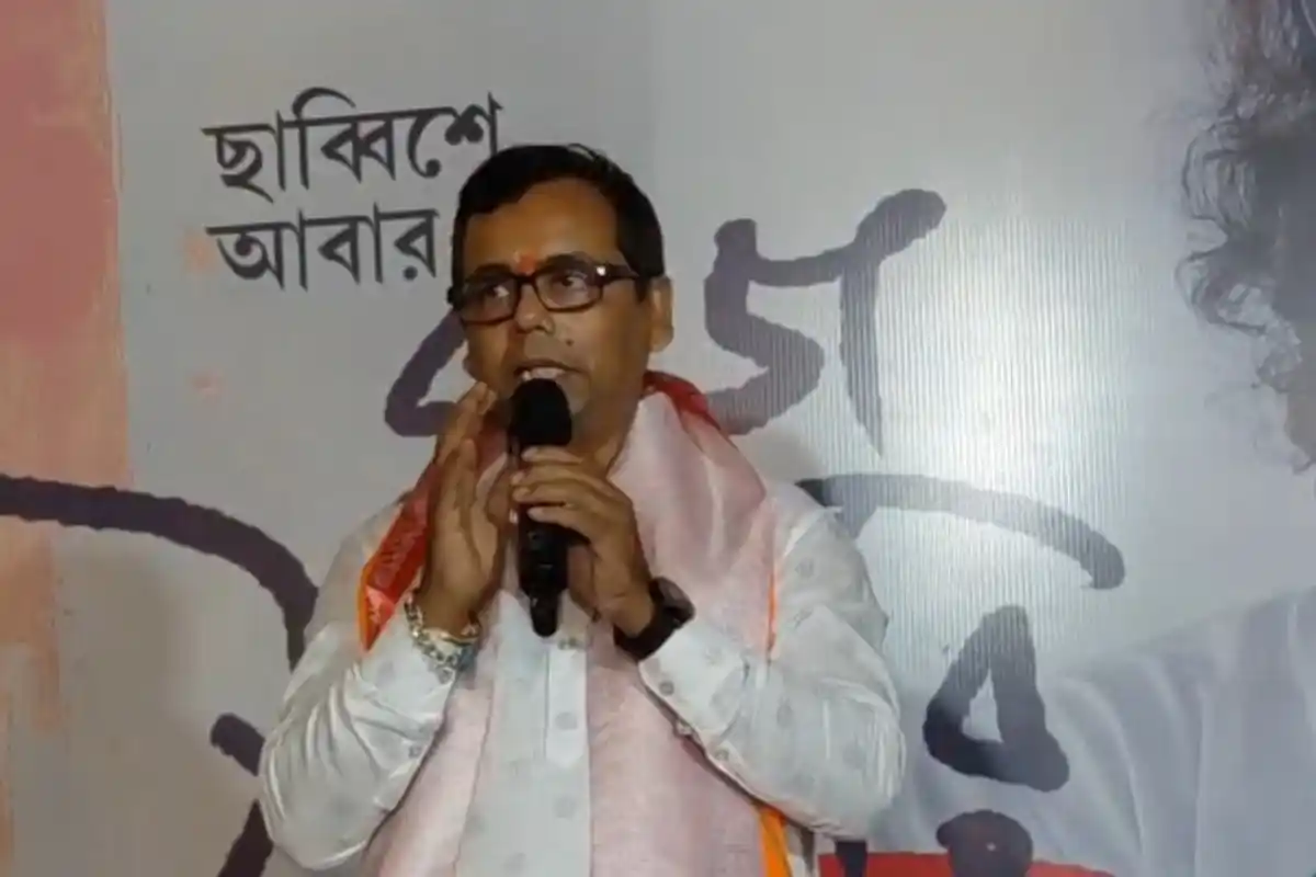 SB Park Thakurpukur Durga Puja 56th Year: ठाकुरपुकुर के एसबी पार्क में खंभा पूजा के साथ 56वें वर्ष की दुर्गा पूजा की हुई शुरुआत