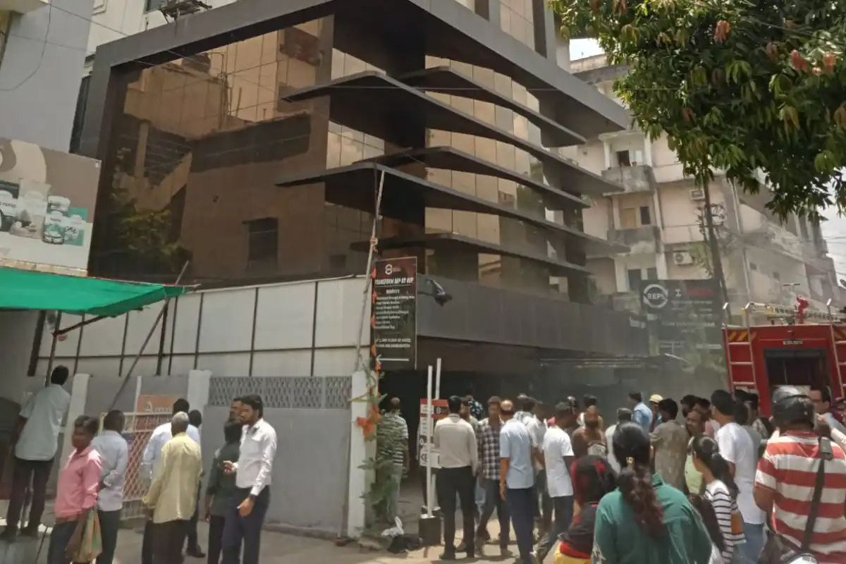 नागपुर होटल में आग के बाद सुरक्षा पर बड़ा सवाल, अवैध संचालन के आरोपों से मचा बवाल