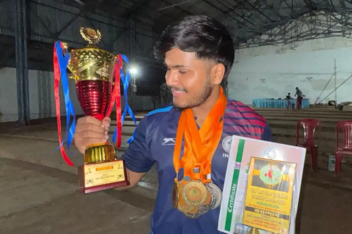 Maharashtra Strength Lifting Competition Medal Win: पश्चिम विभागीय राष्ट्रीय प्रतियोगिता में महाराष्ट्र के खिलाड़ियों का शानदार प्रदर्शन, कई स्वर्ण और रजत पदक जीते