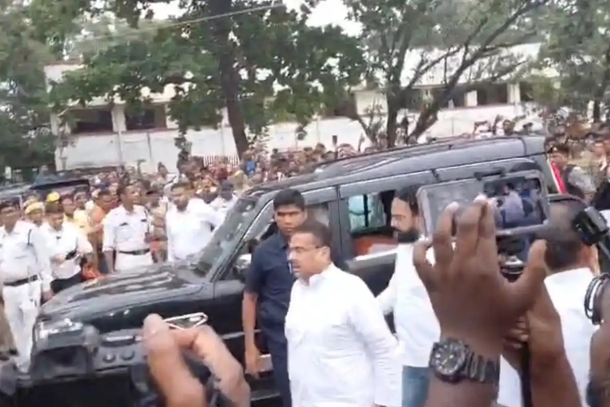 Taratala Roof Collapse CM Suvendu Adhikari Visit: तारातला छत गिरने की दुर्घटना के बाद मौके पर पहुंचे मुख्यमंत्री शुभेंदु अधिकारी