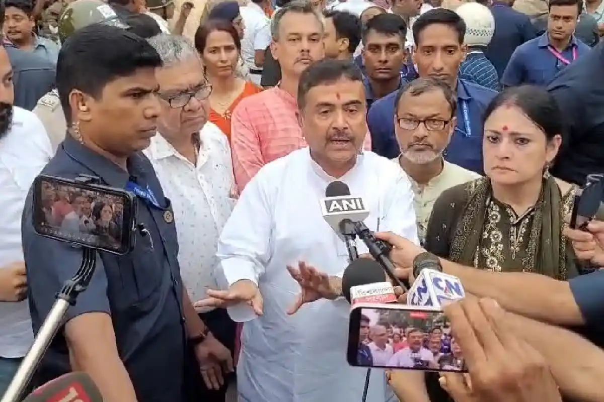 Taratala Roof Collapse CM Suvendu Adhikari Visit: तारातला छत गिरने की दुर्घटना के बाद मौके पर पहुंचे मुख्यमंत्री शुभेंदु अधिकारी