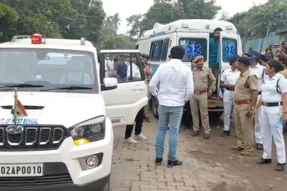Taratala Roof Collapse CM Suvendu Adhikari Visit: तारातला छत गिरने की दुर्घटना के बाद मौके पर पहुंचे मुख्यमंत्री शुभेंदु अधिकारी