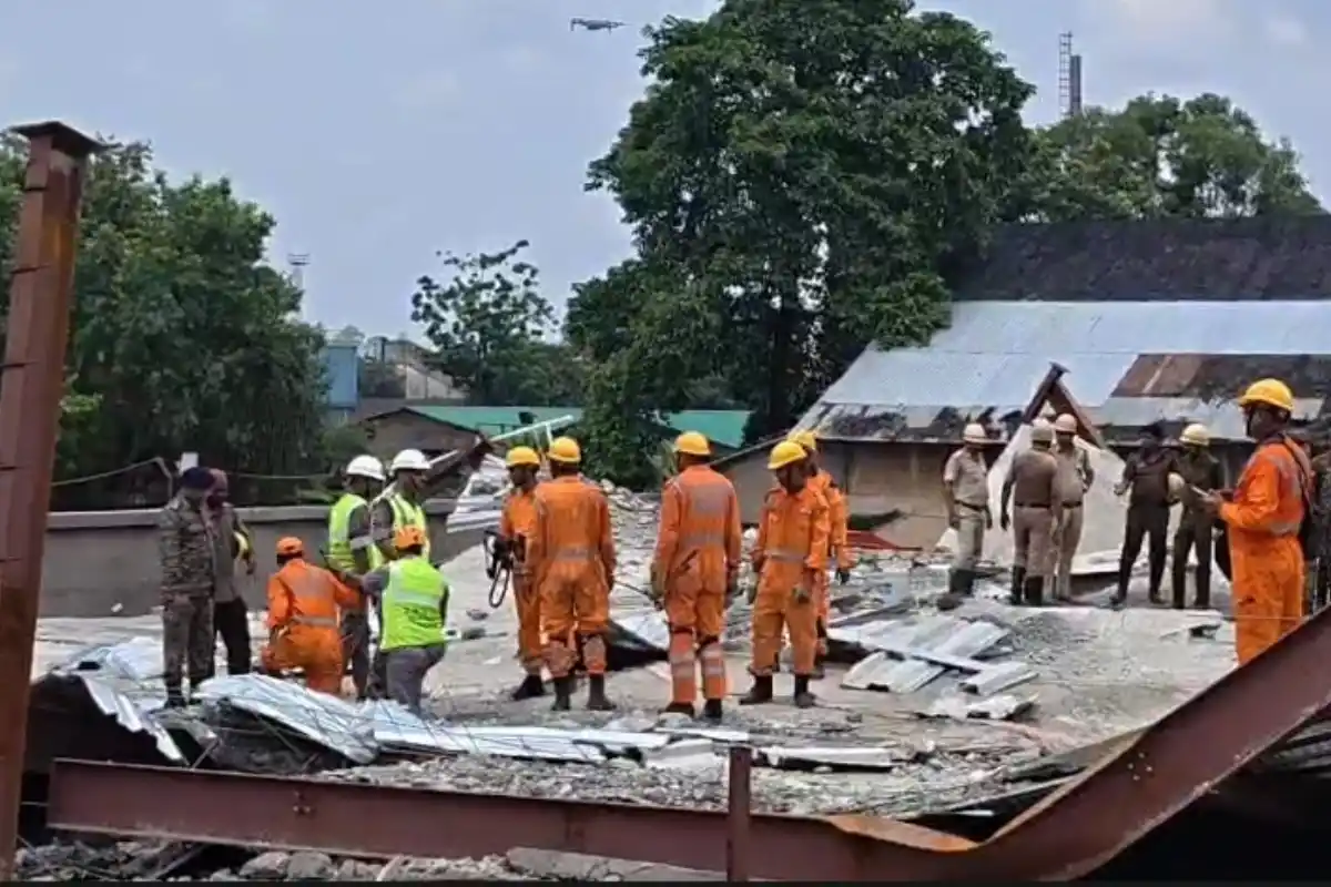 Kolkata News: तारातला बचाव अभियान में थर्मल कैमरा और लाइफ डिटेक्टर मशीन से तेज हुई तलाश