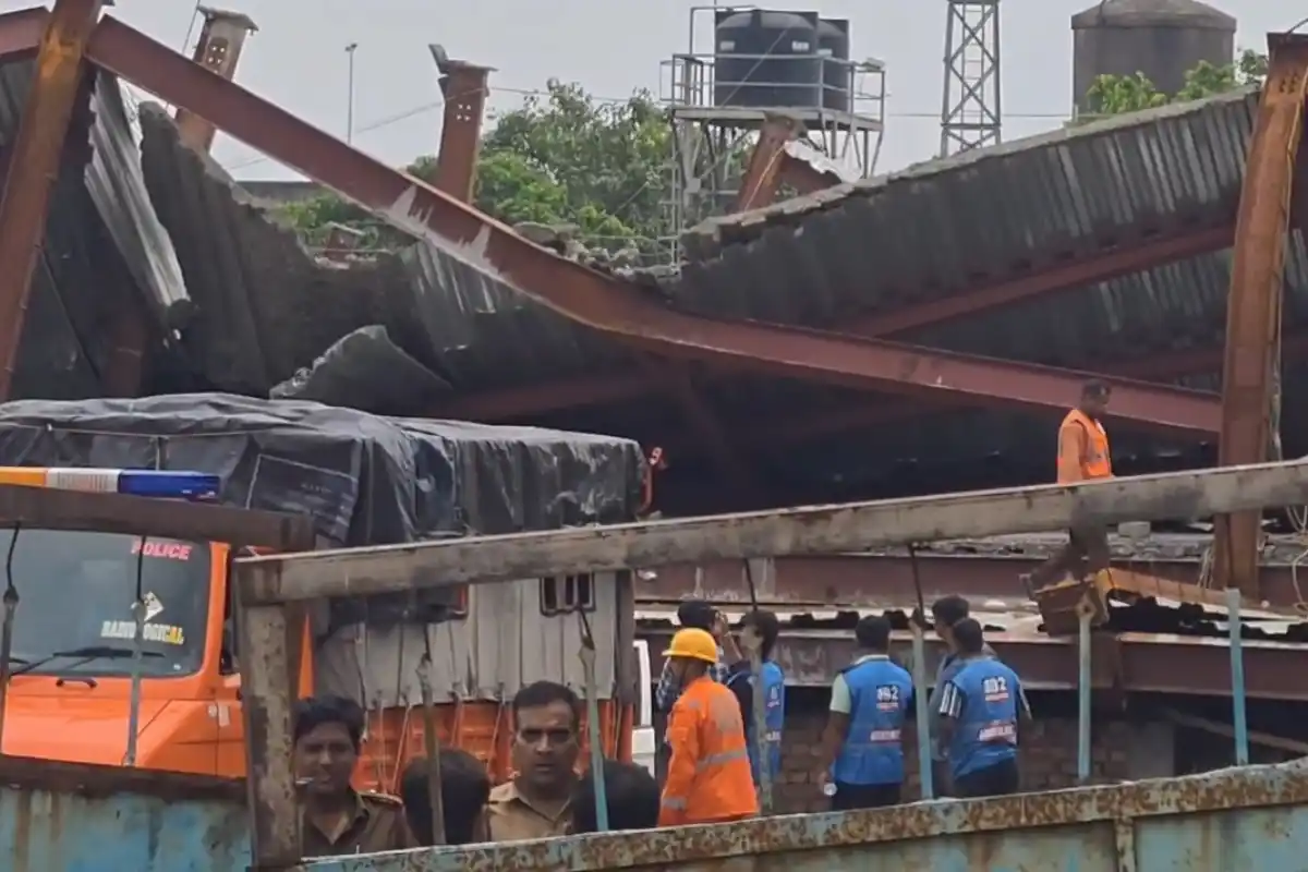 NDRF thermal imaging rescue operation Taratala Kolkata: तारातला बचाव अभियान में थर्मल कैमरा और लाइफ डिटेक्टर मशीन से तेज हुई तलाश