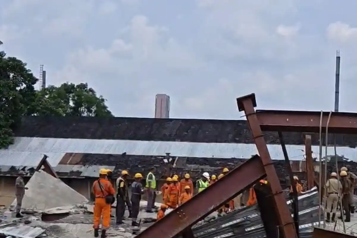 NDRF thermal imaging rescue operation Taratala Kolkata: तारातला बचाव अभियान में थर्मल कैमरा और लाइफ डिटेक्टर मशीन से तेज हुई तलाश