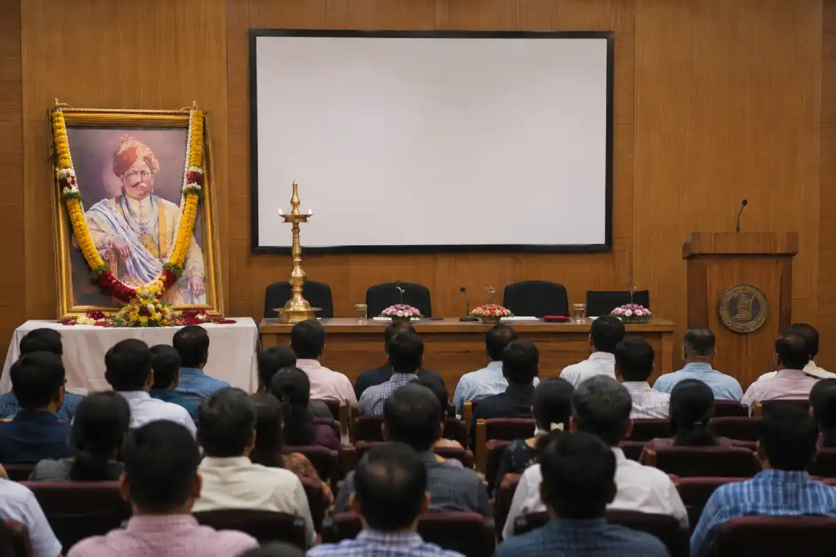 नागपुर विश्वविद्यालय में श्रद्धा और सम्मान के साथ मनाई गई राजर्षि छत्रपति शाहू महाराज जयंती
