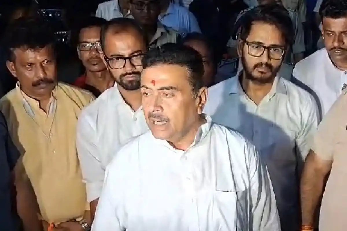 Bagnan BJP worker Prashant De family aid: बागनान भाजपा कार्यकर्ता के परिवार से मिलीं मुख्यमंत्री, 5 लाख रुपये की मदद और बड़ी बेटी को नौकरी देने की घोषणा