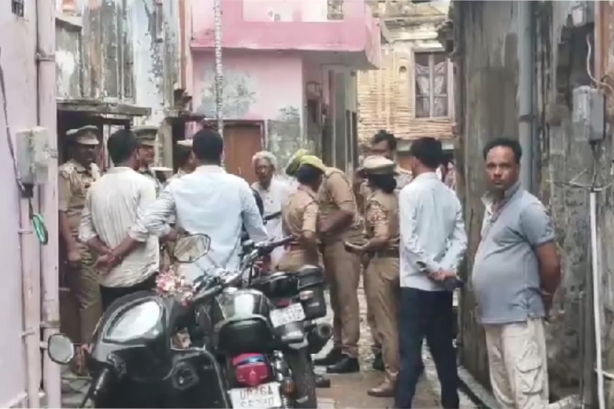 राम मंदिर चढ़ावा मामला: 8 आरोपियों के घर में पुलिस की ताबड़तोड़ छापेमारी, करीब 80 लाख नगद बरामद